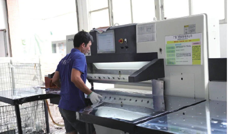 Paper cutting equipment